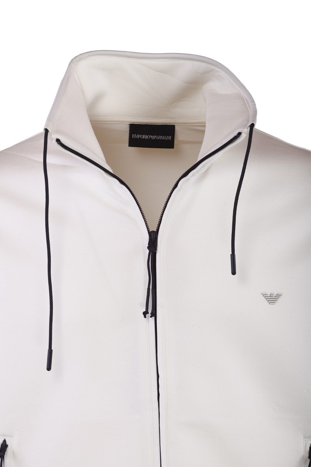 shop EMPORIO ARMANI  Felpa: Emporio Armani felpa full zip in double jersey Travel Essential.
Double jersey.
Collo alto con coulisse.
Maniche lunghe.
Polsini elastici.
Tasche laterali con zip.
Fondo con coulisse e tiranti.
Patch di collezione sul retro.
Vestibilità regolare.
Composizione 48% Poliestere, 46% Modal 6%, Elastan. 
Made in Cambogia.. EM000083 AF10103-U1105 number 5834433